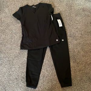 NWT- UA - Butter-Soft Scrub Set